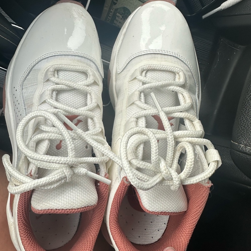 Jordan low cmft size 6 in women’s